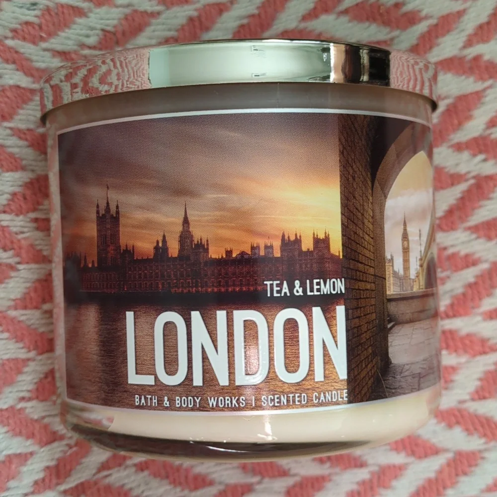 NWT BBW Bath & Body Works London Tea and Lemon 3-Wick Candle - Picture 1 of 4